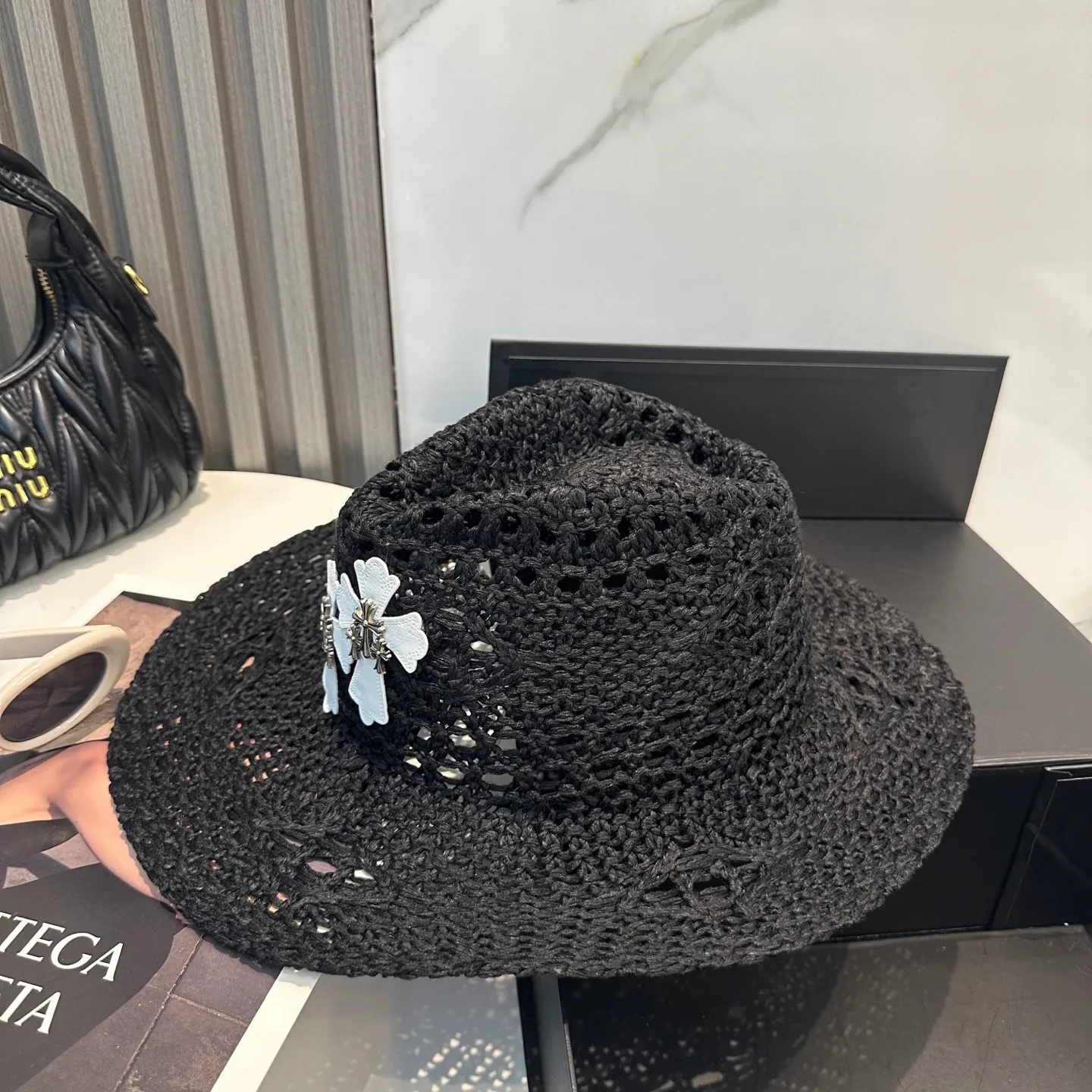 P76 Crow Heart Summer Beach Straw Hat 🔳 A must-have item in summer 🟡It has a great atmosphere when taking beach camping photos~ A straw hat with a great sense of design 📸Super release~ Shipping is not easy, so hurry up and get it while it is in stock!